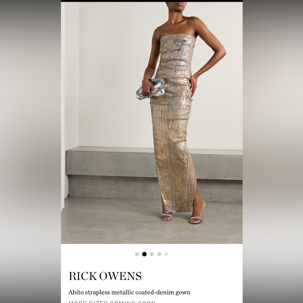RICK OWENS
Abito strapless metallic coated-denim gown